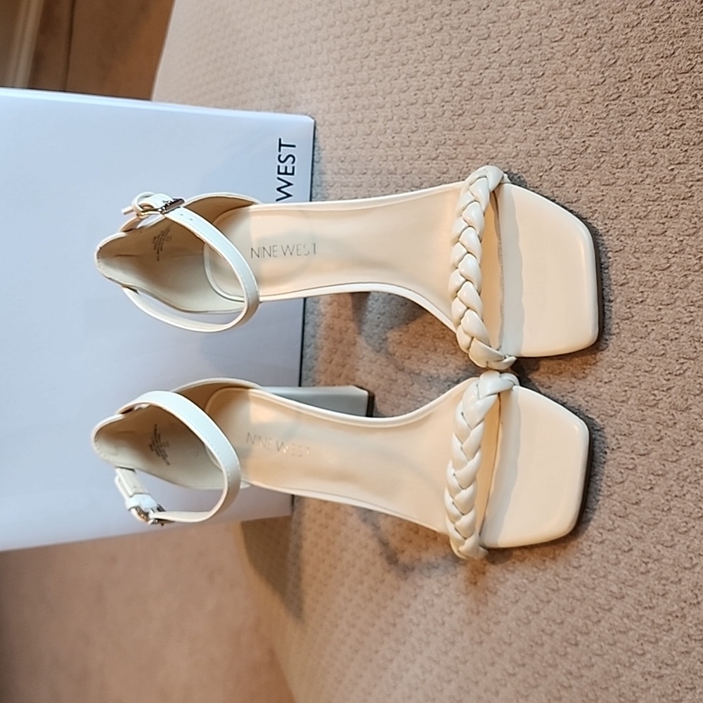 NIB Nine West Chunky Heel Strappy Sandal